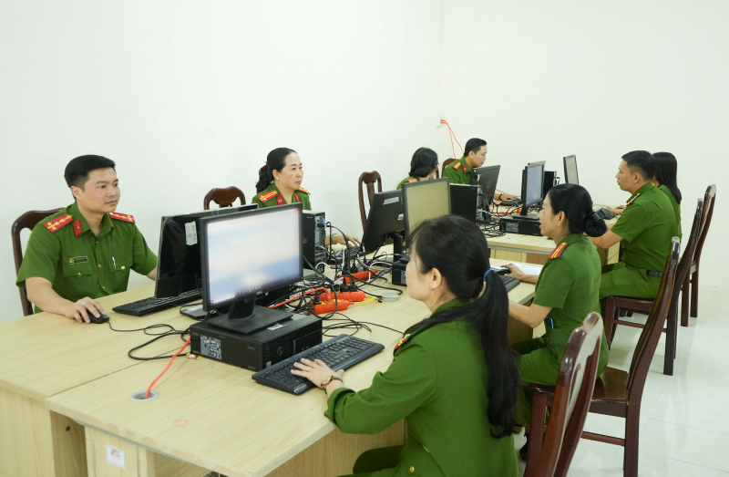 Công an TP Cần Thơ đẩy mạnh chuyển đổi số trong công tác tàng thư căn cước -0