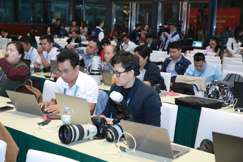 Nhà báo kiều bào đồng hành lan toả thông tin về Đại hội XIV -0