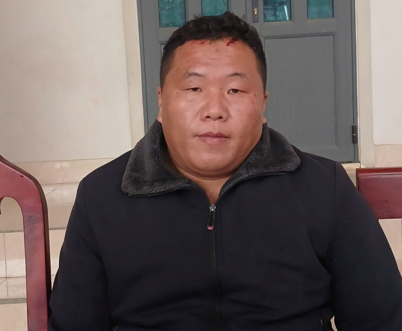 Công an xã Nậm Cắn bắt giữ đối tượng truy nã sau gần 17 năm lẩn trốn -1