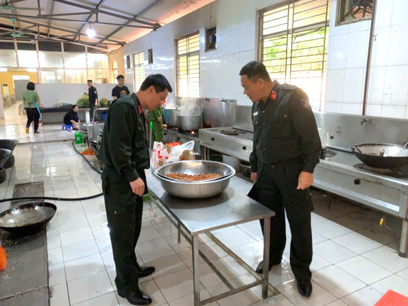 Bảo đảm sức khoẻ CBCS Cảnh sát cơ động tham gia bảo vệ ANTT Đại hội Đảng XIV -0