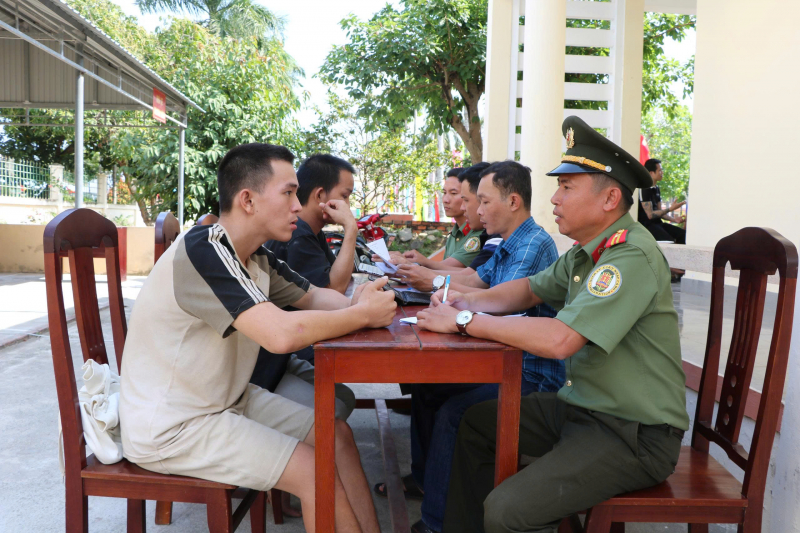 Tiếp nhận 78 công dân Việt Nam do Campuchia trao trả -1