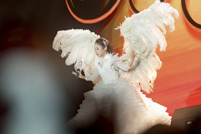 2 dem nhac lo co.jpg -1