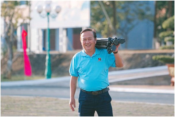 Cán bộ Agribank đồng hành cùng phóng viên lan tỏa mùa xuân từ đảo xa về đất liền -0