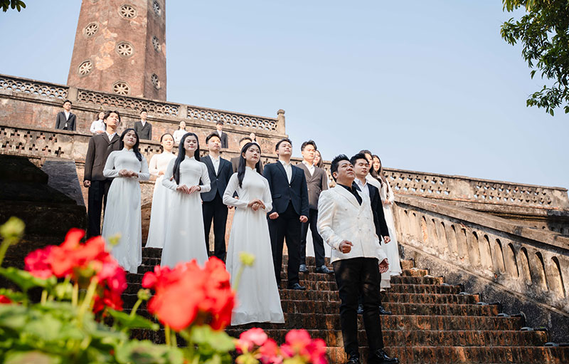 NSND Quốc Hưng hát “Đất nước hôm nay” chào mừng Đại hội Đảng -0