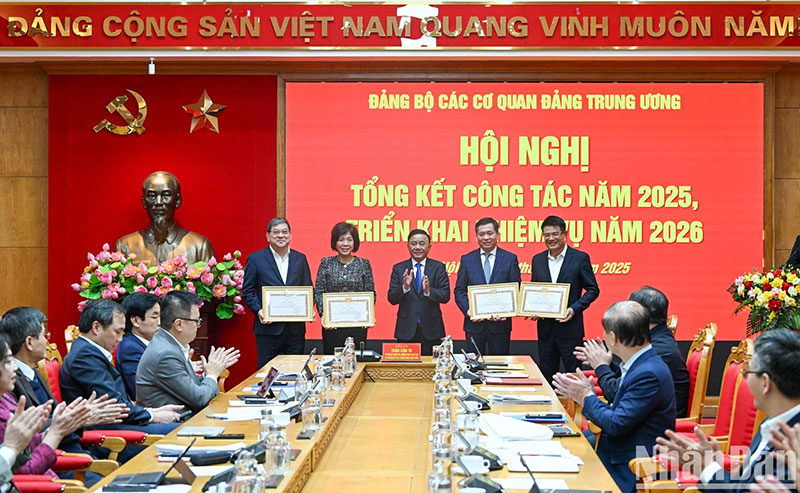Nâng tầm tham mưu chiến lược, góp phần hoạch định và tổ chức thực hiện thắng lợi những quyết sách lớn của Đảng -0