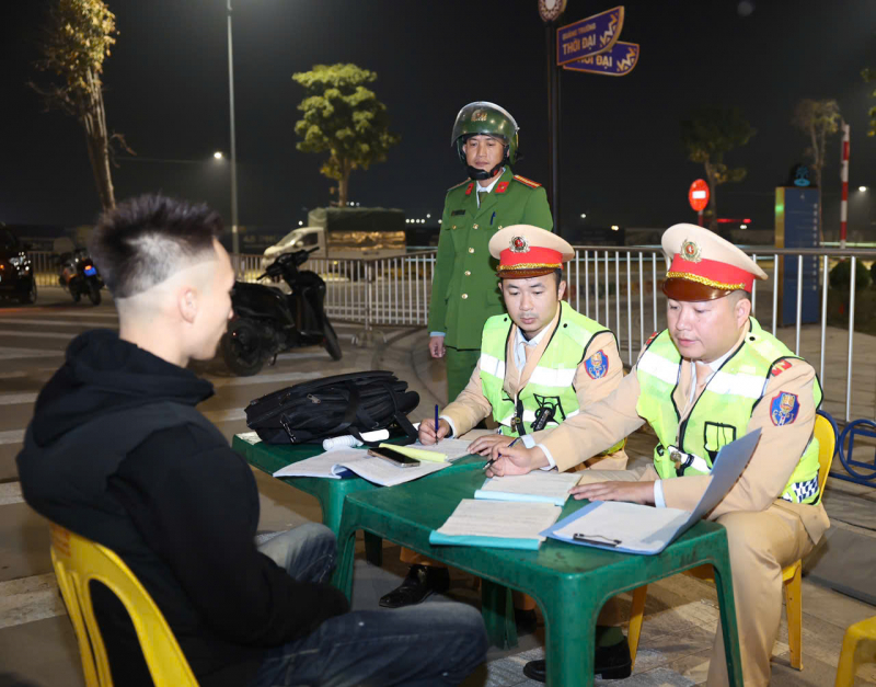 Lá chắn thép giữ bình yên địa bàn cửa ngõ Thủ đô -0