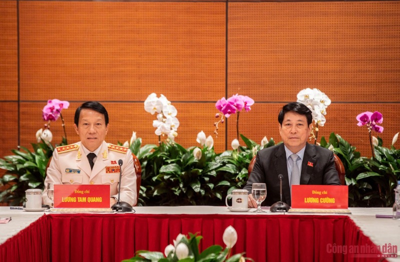 State President Luong Cuong attends group discusion of Central Public Security Party Organization’s delegation -0