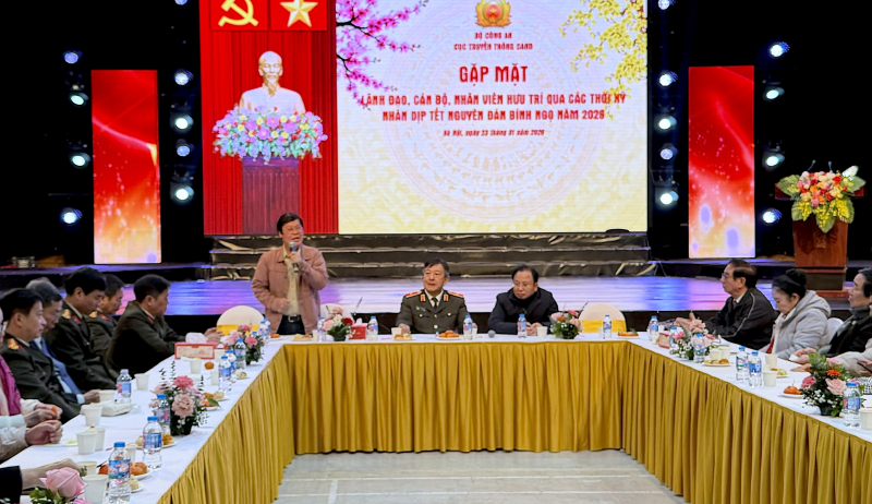 Cục Truyền thông CAND gặp mặt cán bộ hưu trí nhân dịp Tết Nguyên đán Bính Ngọ -0