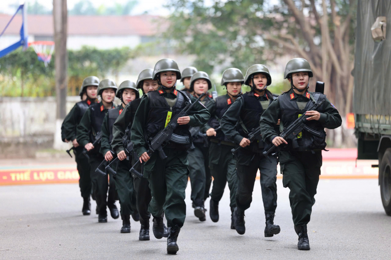 Những “bóng hồng” trên tuyến đầu bảo vệ tuyệt đối an ninh, an toàn Đại hội XIV của Đảng -0