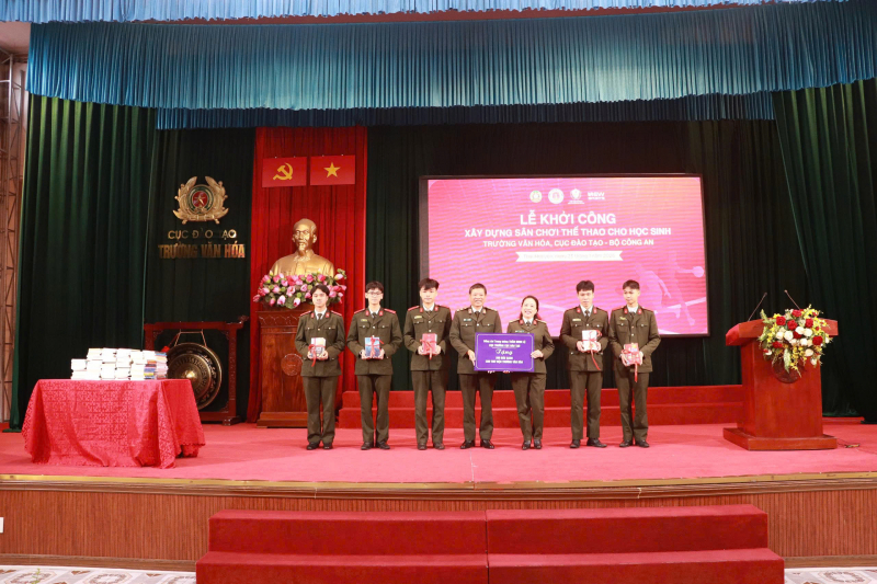 Khởi công xây dựng sân chơi thể thao dành cho học sinh Trường Văn hóa -0