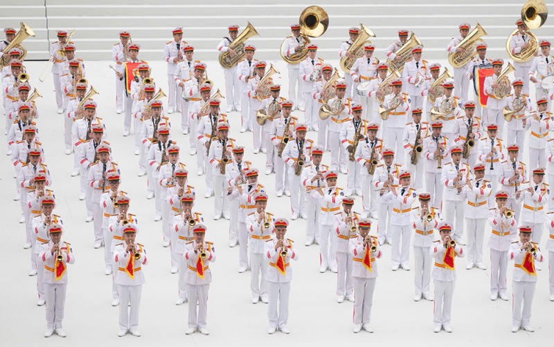 Người già - người trẻ - gia đình - dân văn phòng cùng hẹn nhau đi xem “concert pháo hoa quốc gia” -3