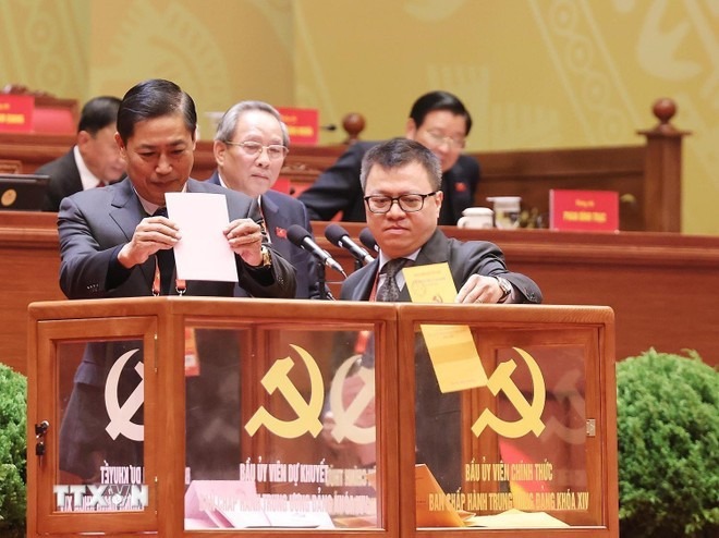 14th Party Central Committee convenes first meeting -0
