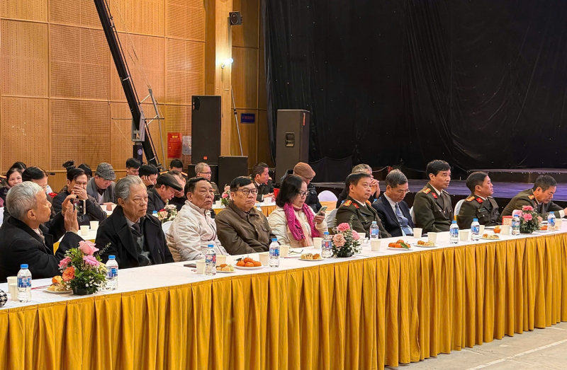 Cục Truyền thông CAND gặp mặt cán bộ hưu trí nhân dịp Tết Nguyên đán Bính Ngọ -1