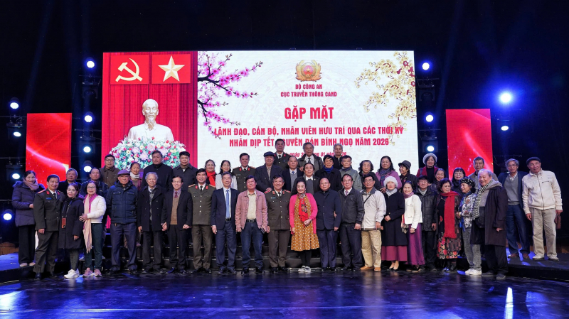 Cục Truyền thông CAND gặp mặt cán bộ hưu trí nhân dịp Tết Nguyên đán Bính Ngọ -0