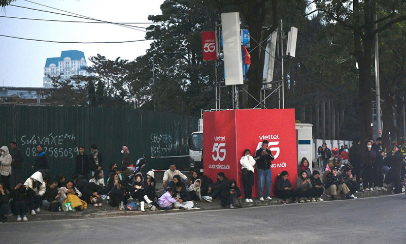 Người già - người trẻ - gia đình - dân văn phòng cùng hẹn nhau đi xem “concert pháo hoa quốc gia” -1