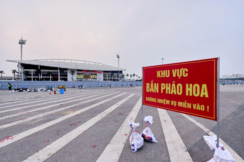 Người già - người trẻ - gia đình - dân văn phòng cùng hẹn nhau đi xem “concert pháo hoa quốc gia” -1