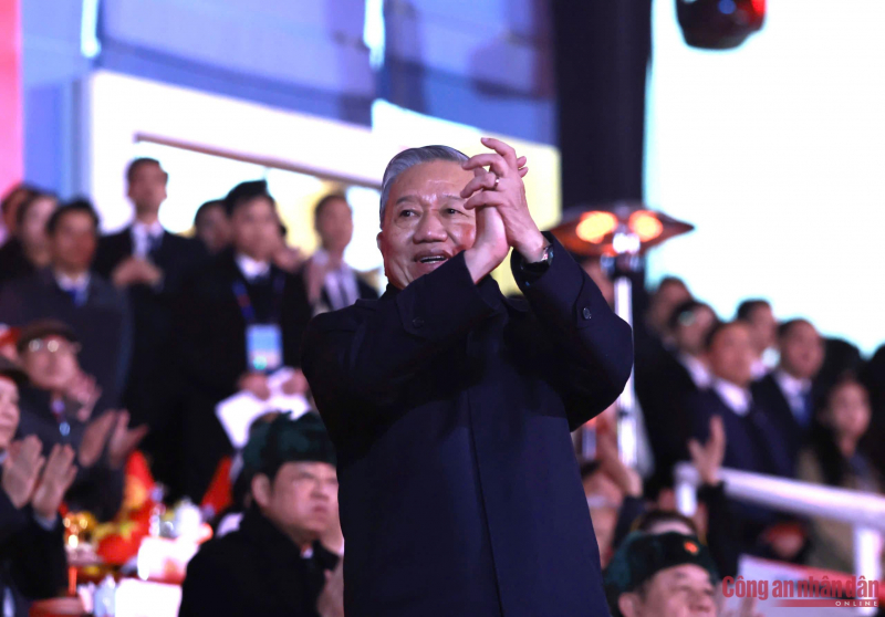 “Dưới lá cờ vẻ vang của Đảng” – Bản hùng ca chào mừng thành công Đại hội XIV -0