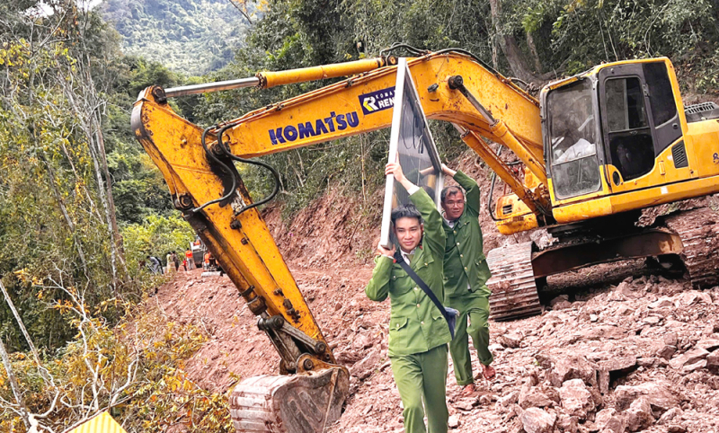 Lắp đặt điện mặt trời tại 3 điểm trường xa xôi nhất của xã Mỹ Lý -0