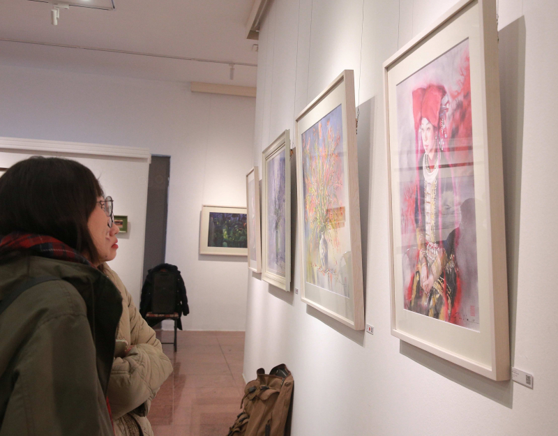 “Chuyện màu nước” và những bất ngờ thú vị từ chất liệu hội hoạ lâu đời -1