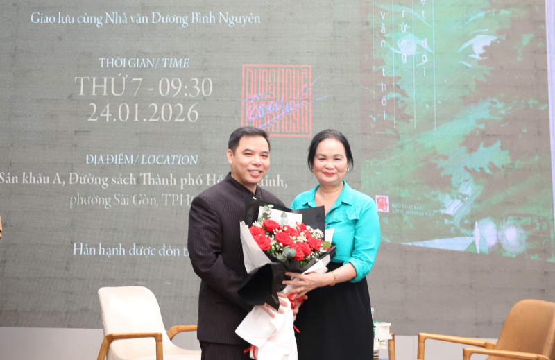 Tiểu thuyết “Gió vẫn thổi qua rừng nhiệt đới” ra mắt bạn đọc tại TP Hồ Chí Minh -0