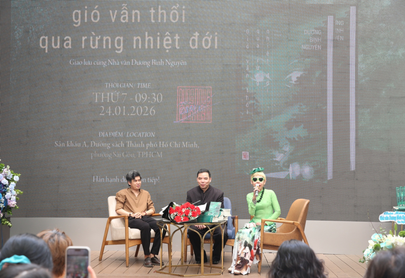 Tiểu thuyết “Gió vẫn thổi qua rừng nhiệt đới” ra mắt bạn đọc tại TP Hồ Chí Minh -2