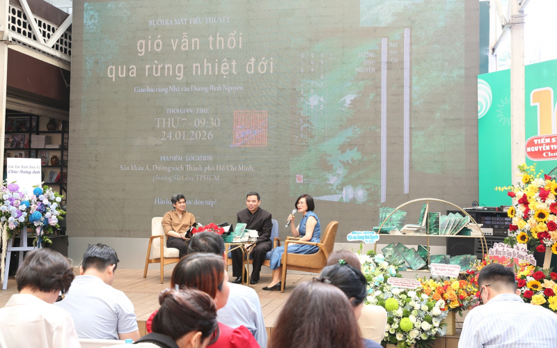 Tiểu thuyết “Gió vẫn thổi qua rừng nhiệt đới” ra mắt bạn đọc tại TP Hồ Chí Minh -4