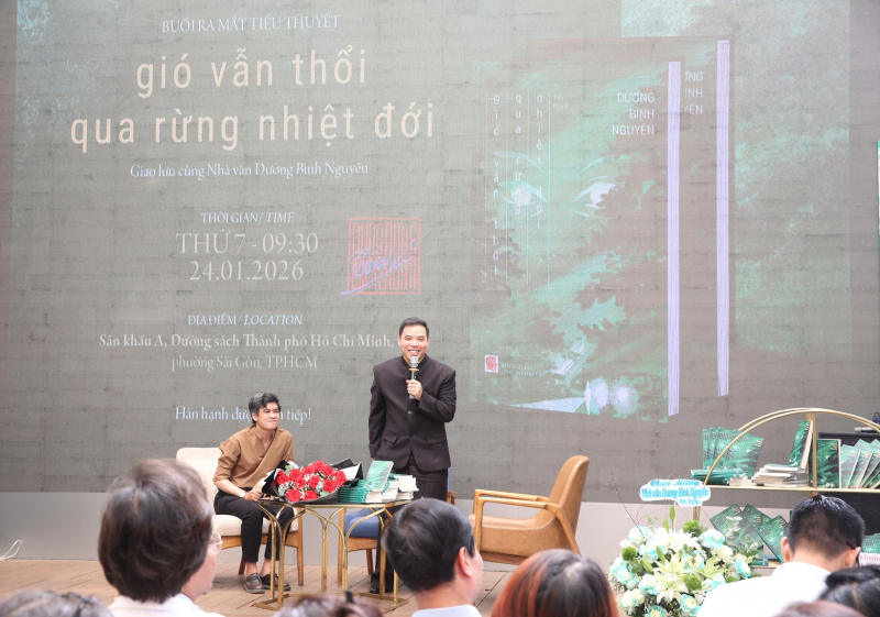 Tiểu thuyết “Gió vẫn thổi qua rừng nhiệt đới” ra mắt bạn đọc tại TP Hồ Chí Minh -0