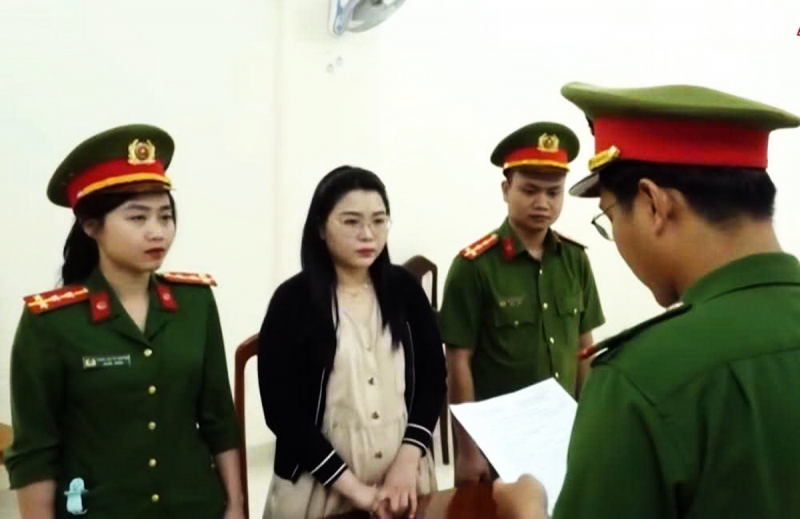 Một phụ nữ bị khởi tố vì sản xuất buôn bán hàng giả là mỹ phẩm  -0