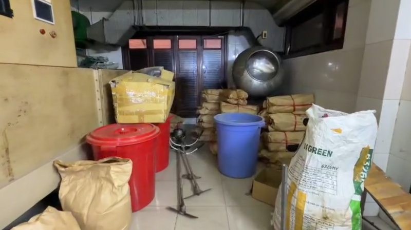 Bắt 3 đối tượng sản xuất hàng chục ngàn sản phẩm thuốc đông y giả -1