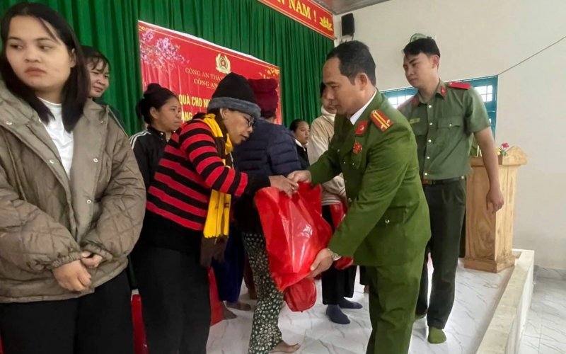 Mang Xuân sớm đến với đồng bào vùng sâu, vùng xa tại Đà Nẵng -0