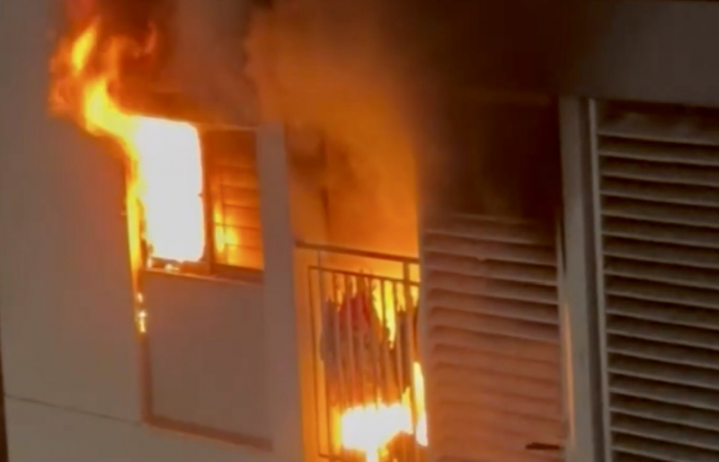 Ba người nguy kịch trong vụ cháy căn hô chung cư lúc rạng sáng -0