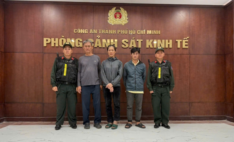 Bắt 3 đối tượng sản xuất hàng chục ngàn sản phẩm thuốc đông y giả -5