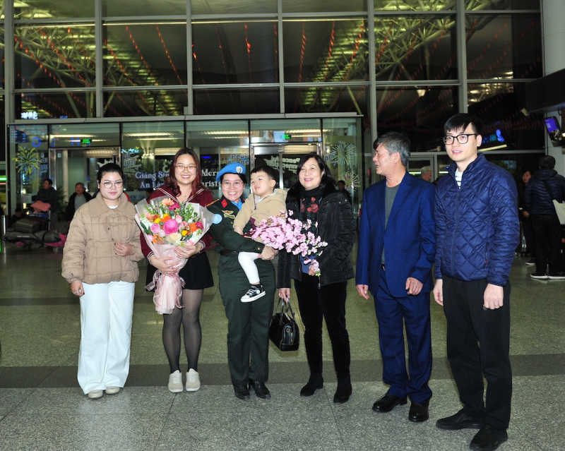 Bịn rịn tiễn những “sứ giả” hòa bình lên đường làm nhiệm vụ quốc tế -0