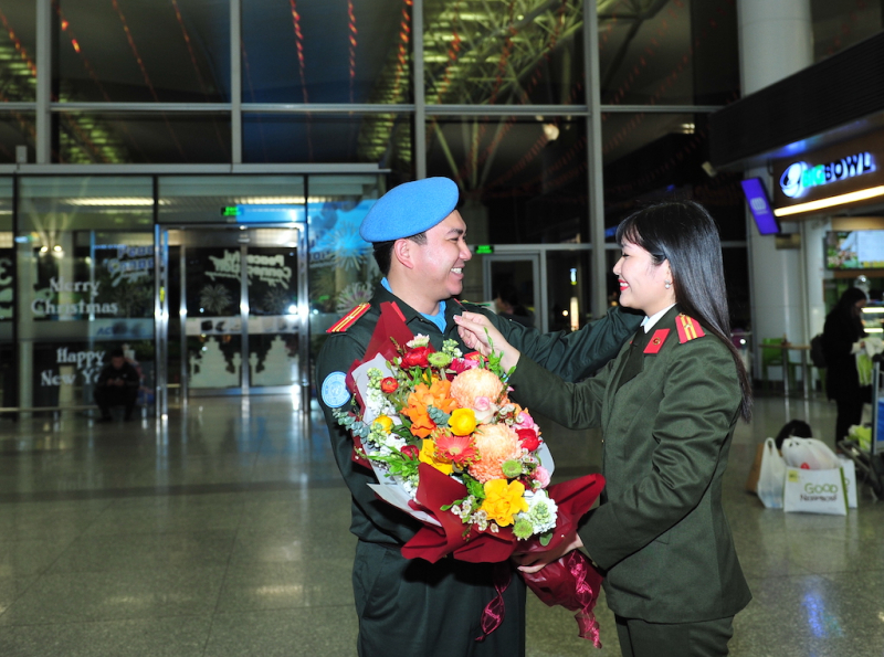 Bịn rịn tiễn những “sứ giả” hòa bình lên đường làm nhiệm vụ quốc tế -2