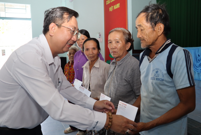 Góp thêm sắc xuân với người dân miệt vườn sông nước Đồng Tháp và Vĩnh Long -0