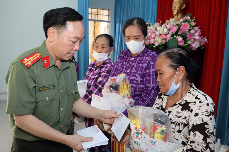 Góp thêm sắc xuân với người dân miệt vườn sông nước Đồng Tháp và Vĩnh Long -0