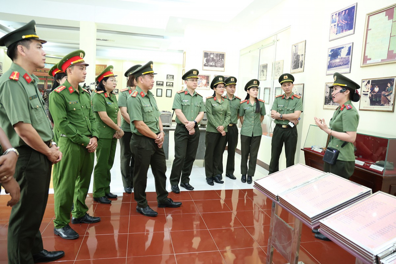 Công an tỉnh An Giang bàn giao công trình “Ngôi nhà 19/8” và sinh hoạt chính trị tại Cà Mau -0