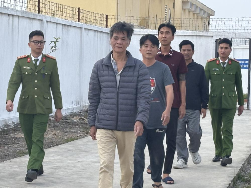 Đường dây cá độ bóng đá liên tỉnh, số tiền giao dịch gần 100 tỷ đồng  -0