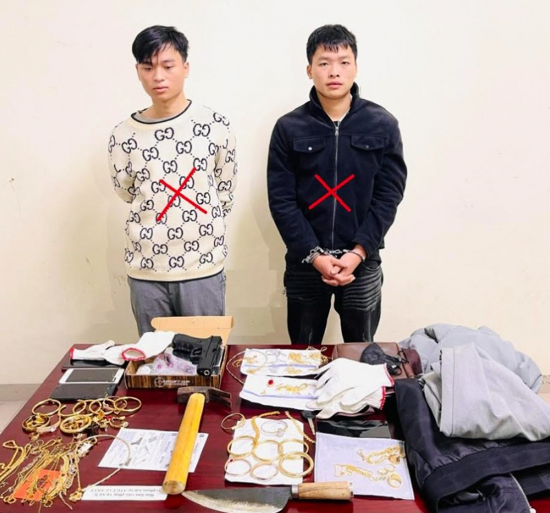 Bắt nhanh 2 đối tượng cướp tiệm vàng sau 40 giờ gây án -1