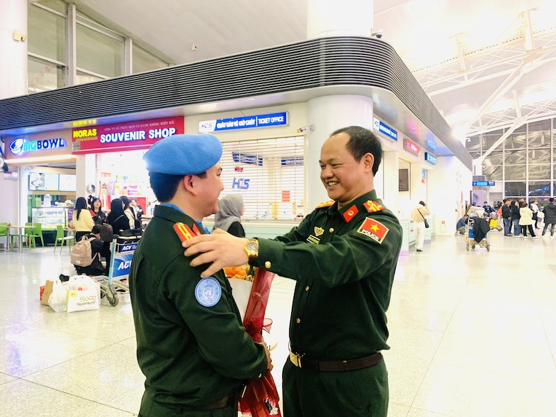 Bịn rịn tiễn những “sứ giả” hòa bình lên đường làm nhiệm vụ quốc tế -1