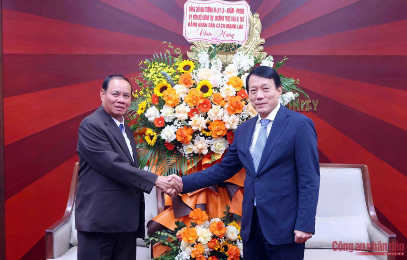 Tiếp tục vun đắp quan hệ hữu nghị Việt Nam – Lào -0