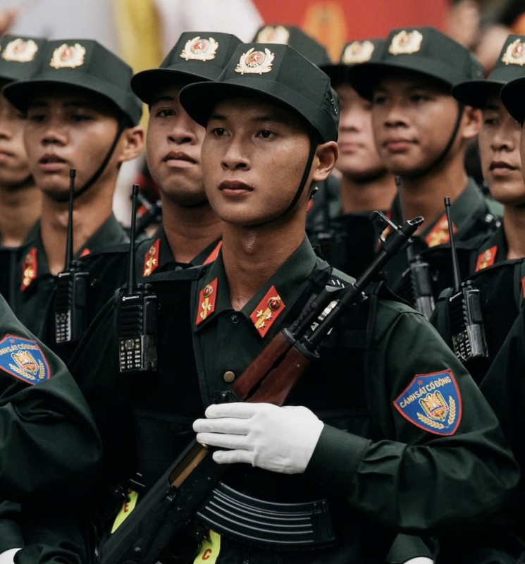 “Tiến lên!” – Khi lời hiệu triệu trở thành mệnh lệnh hành động -0