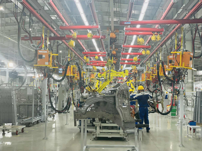 Tiến lên bằng hành động -0