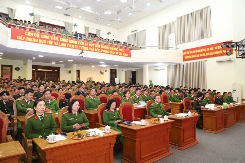 Phố biến nhiều quy định mới về công tác quản lý giáo dục học viên trong các học viện, trường CAND -0