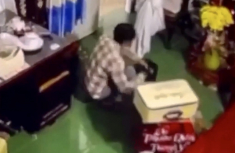 Trộm tiền trong tiệc cưới đi mua vàng, ĐTDĐ..tặng bạn gái  -0