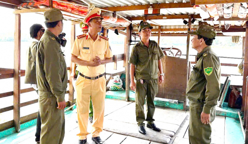 Bảo đảm an toàn giao thông thủy nội địa dịp Tết Nguyên đán ở Cà Mau -0