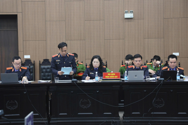 Dàn cựu lãnh đạo Tổng Công ty Xi măng hầu tòa trong vụ thất thoát hơn 381 tỷ đồng  -0