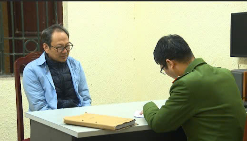 Khởi tố 4 đối tượng “Gây ô nhiễm môi trường” -0