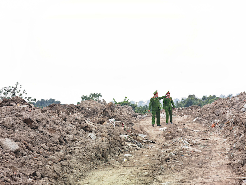 Khởi tố 4 đối tượng “Gây ô nhiễm môi trường” -2