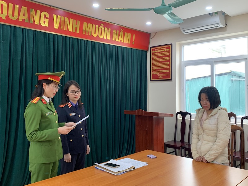 Khởi tố bị can, thực hiện lệnh bắt tạm giam giúp việc bạo hành cụ bà cụ 82 tuổi -0